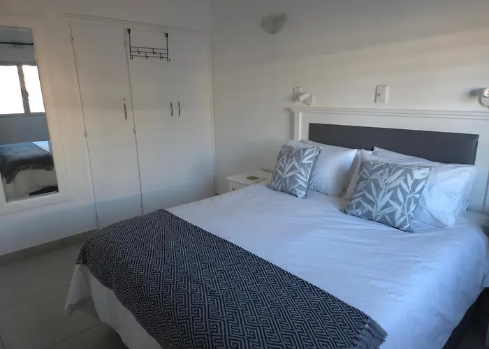 Chakas Rock Chalets 28 - Newly Renovated, Ground Floor Unit